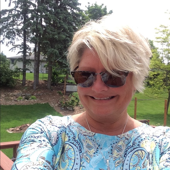 Meet your Posher, Paula - Picture 2 of 2